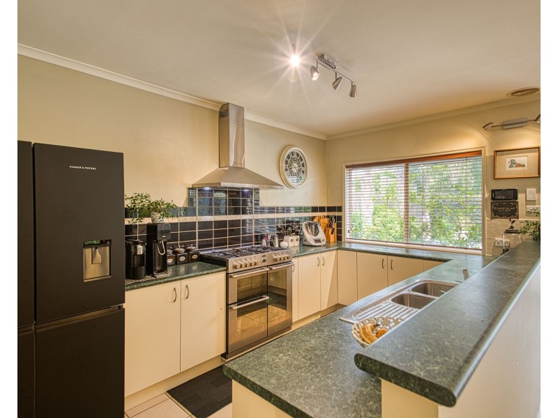 5 McCubbin Way, Berwick VIC 3806