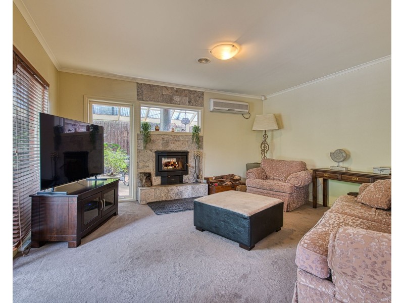 5 McCubbin Way, Berwick VIC 3806