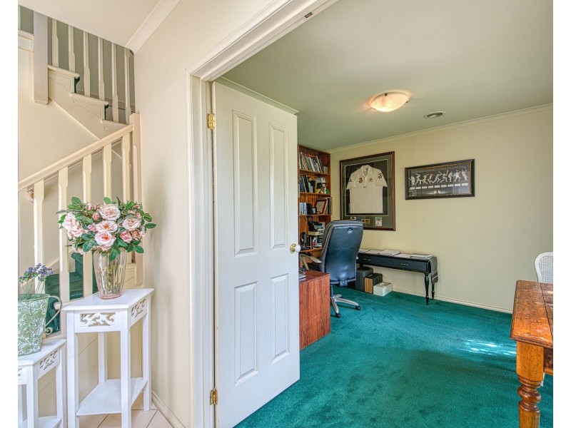 5 McCubbin Way, Berwick VIC 3806