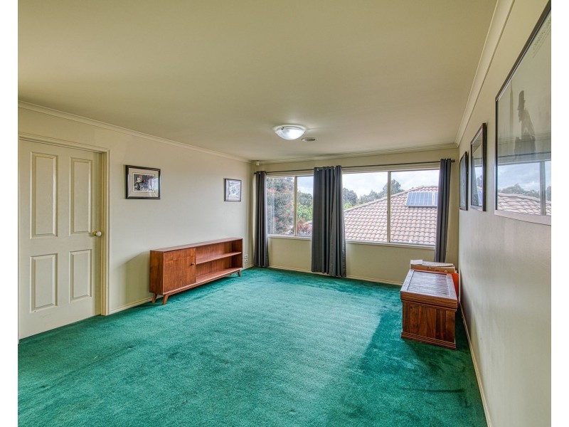 5 McCubbin Way, Berwick VIC 3806