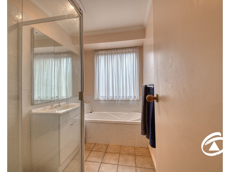 15 Aberdeen Court, Narre Warren VIC 3805