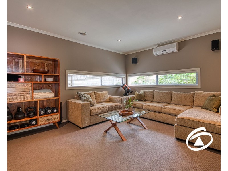 49 Skyline Way, Berwick VIC 3806