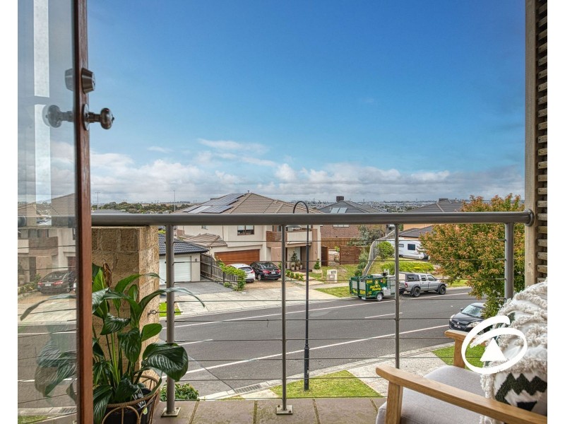 49 Skyline Way, Berwick VIC 3806