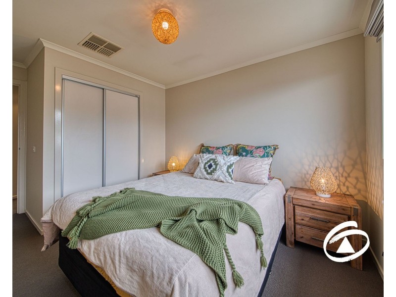 49 Skyline Way, Berwick VIC 3806