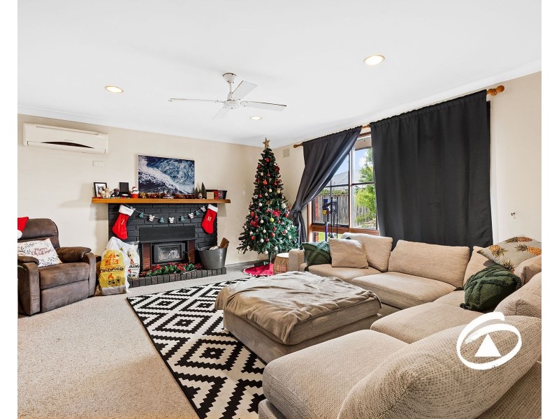 24 Guildford Crescent, Narre Warren VIC 3805