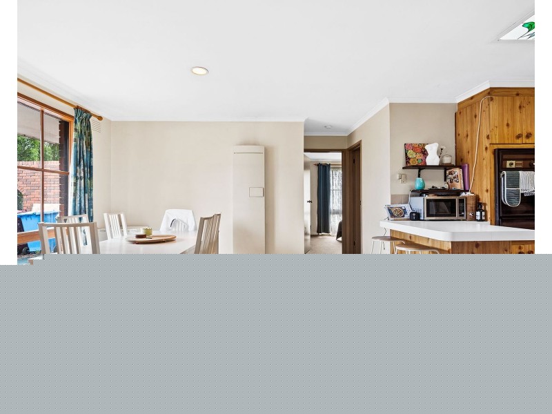 24 Guildford Crescent, Narre Warren VIC 3805