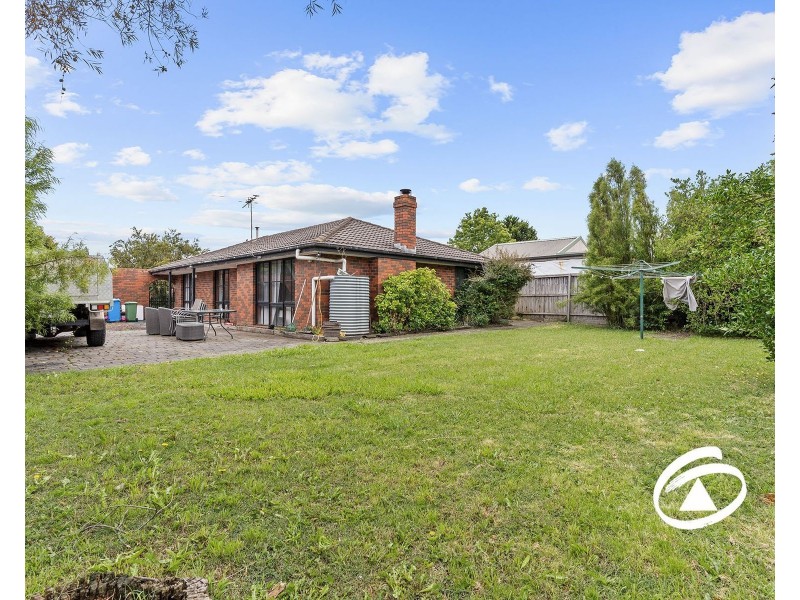 24 Guildford Crescent, Narre Warren VIC 3805