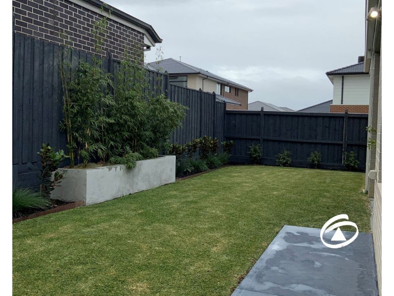 2 Toorale Drive, Clyde North VIC 3978