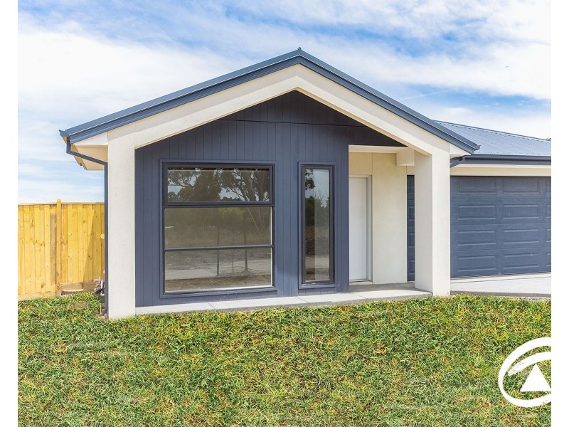 1 Veal Court, Clyde North VIC 3978