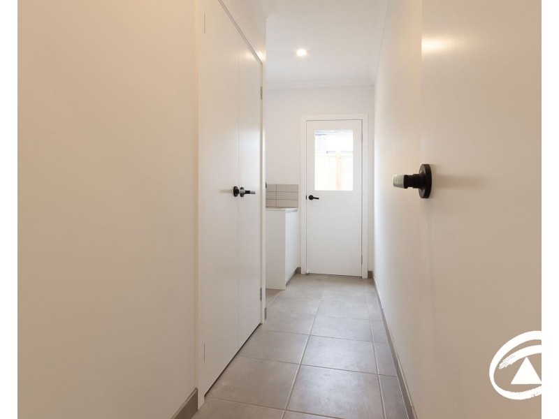 1 Veal Court, Clyde North VIC 3978