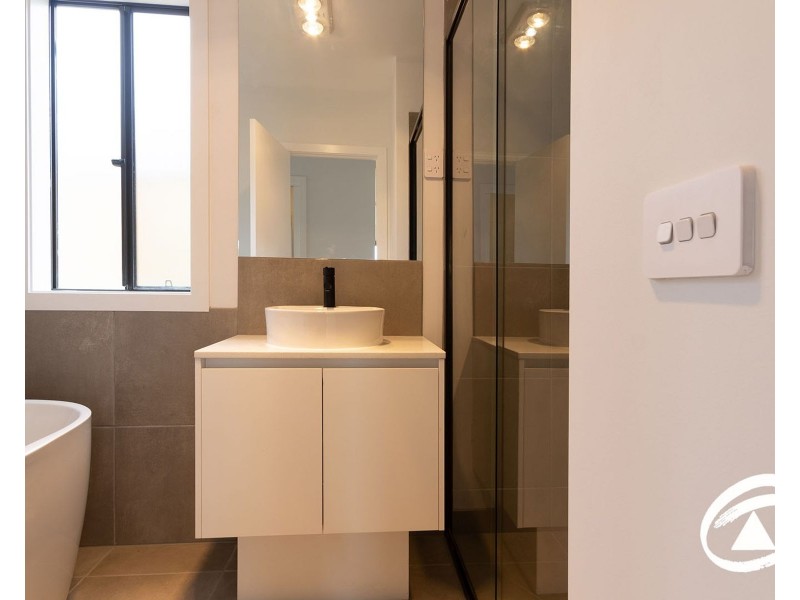 1 Veal Court, Clyde North VIC 3978