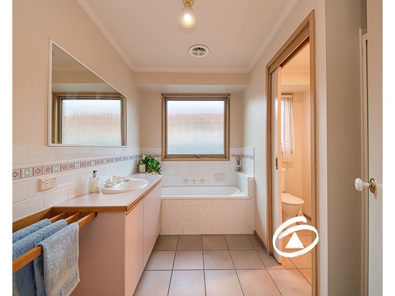 15 Christine Avenue, Berwick VIC 3806