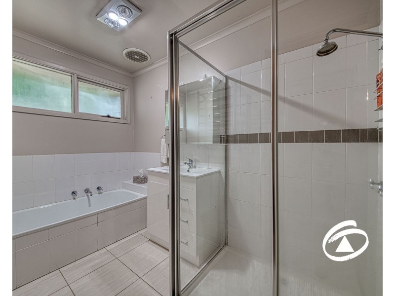 3/2 Adam Avenue, Hallam VIC 3803