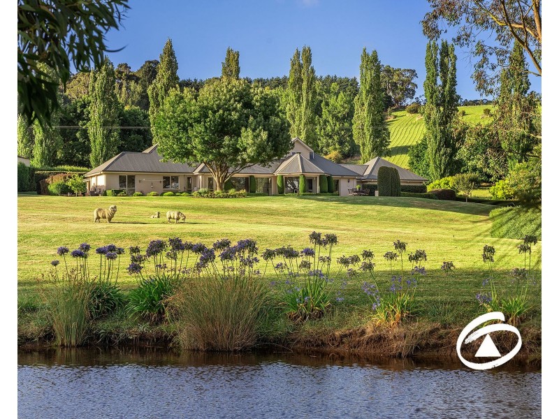 18 Farm Lane, Berwick VIC 3806