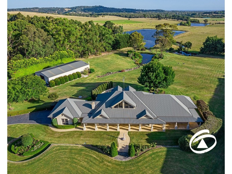 18 Farm Lane, Berwick VIC 3806