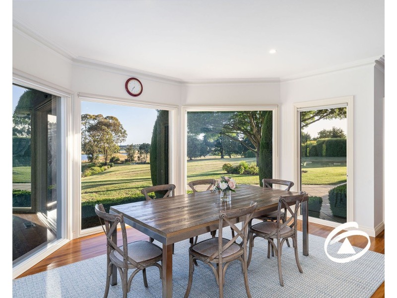 18 Farm Lane, Berwick VIC 3806