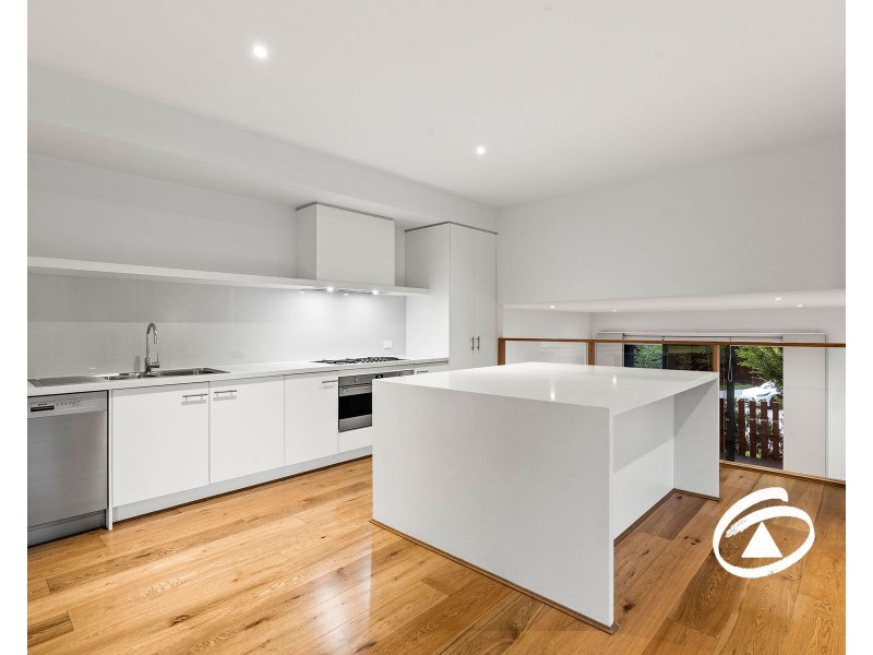 39 Willowdene Way, Berwick VIC 3806