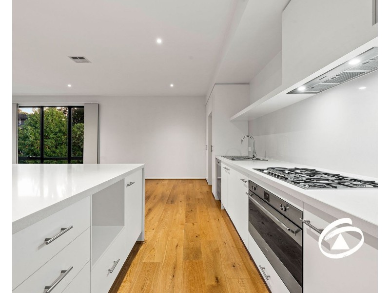 39 Willowdene Way, Berwick VIC 3806
