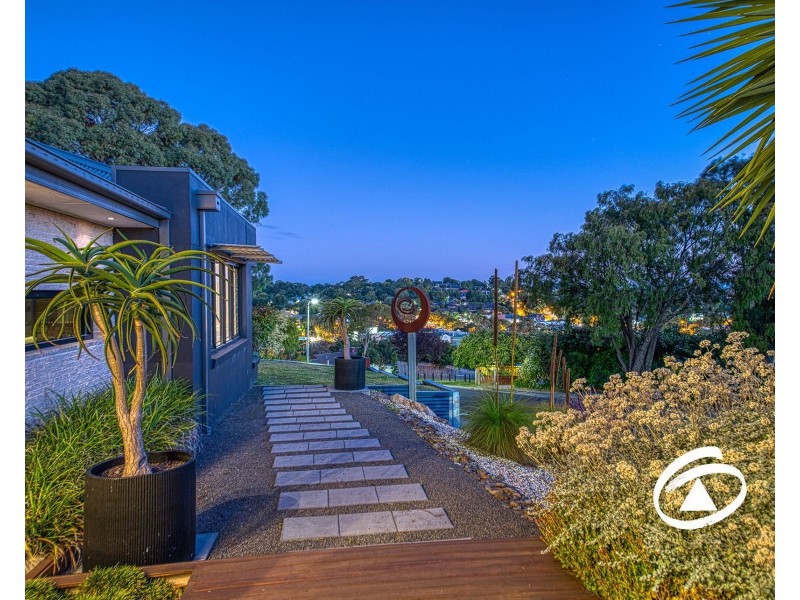 32 Shute Avenue, Berwick VIC 3806