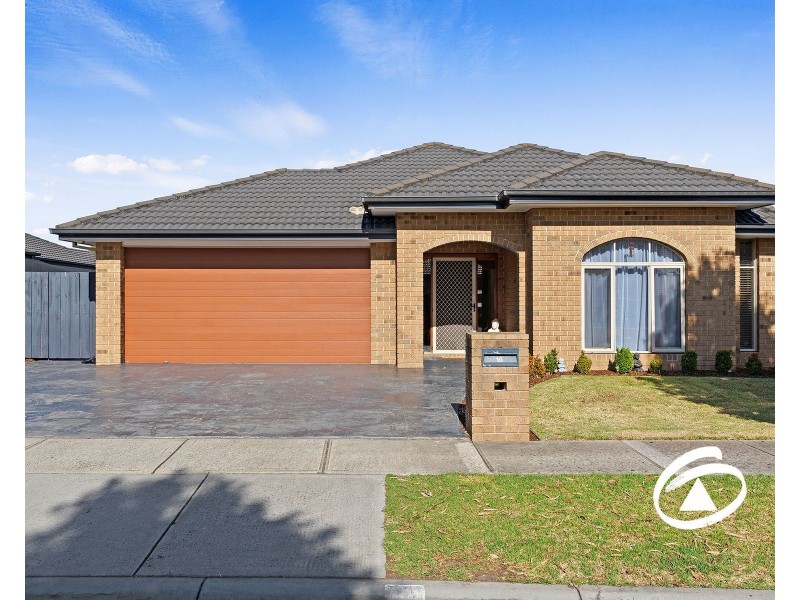 16 Black Caesar Drive, Cranbourne East VIC 3977