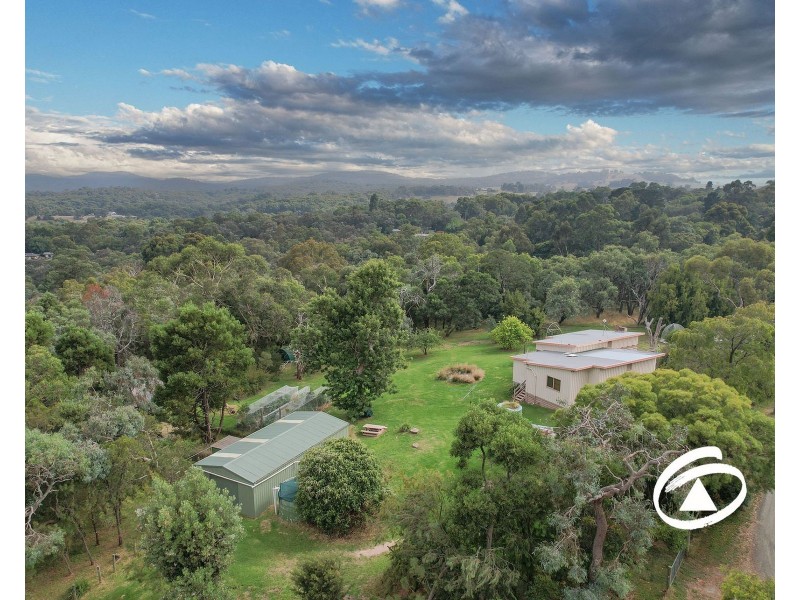 8 Nagle Crescent, Maryknoll VIC 3812