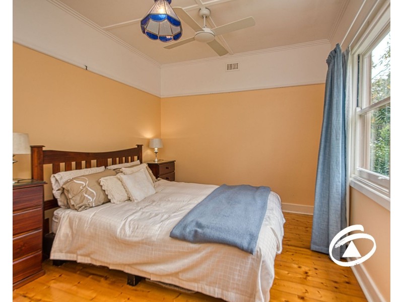 8 Nagle Crescent, Maryknoll VIC 3812