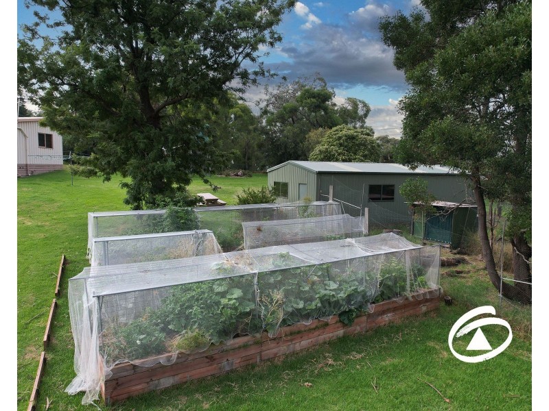 8 Nagle Crescent, Maryknoll VIC 3812