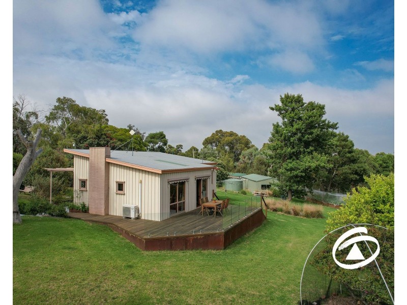 8 Nagle Crescent, Maryknoll VIC 3812