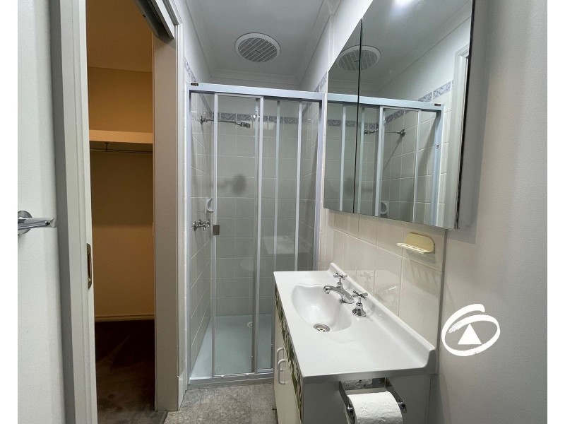 8 Mirrabook Court, Berwick VIC 3806