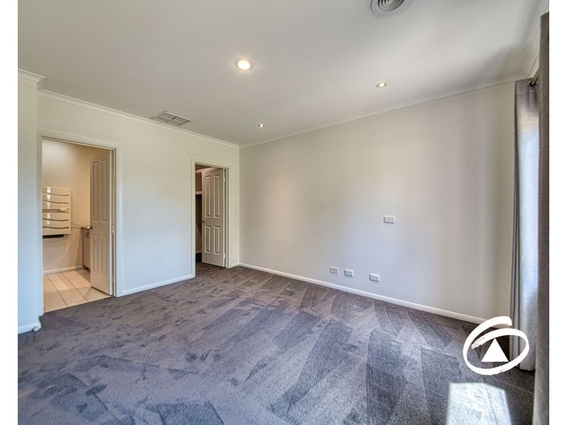 41 Jamieson Way, Berwick VIC 3806
