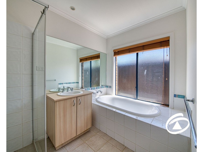 41 Jamieson Way, Berwick VIC 3806