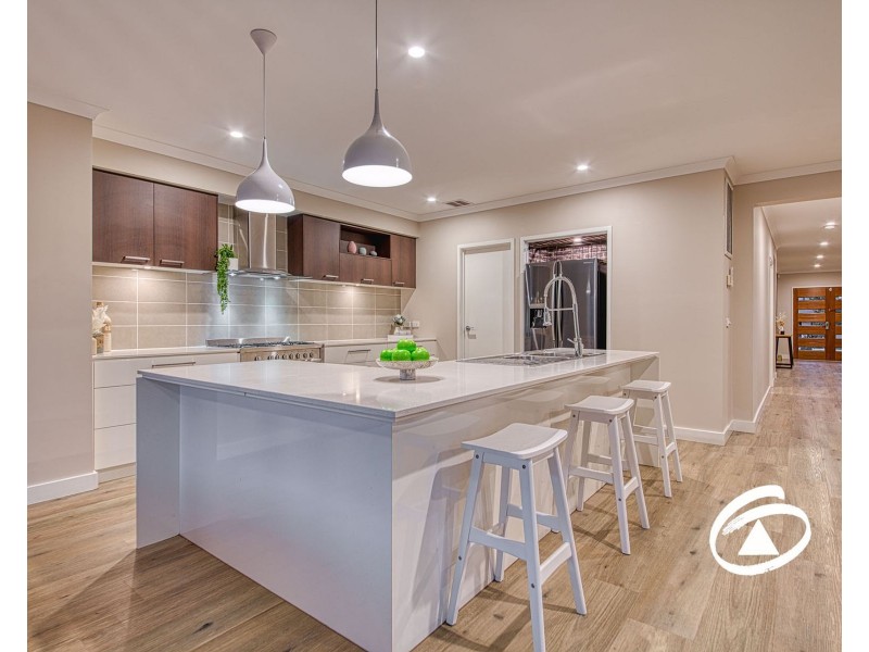 29 Renishaw Drive, Officer VIC 3809