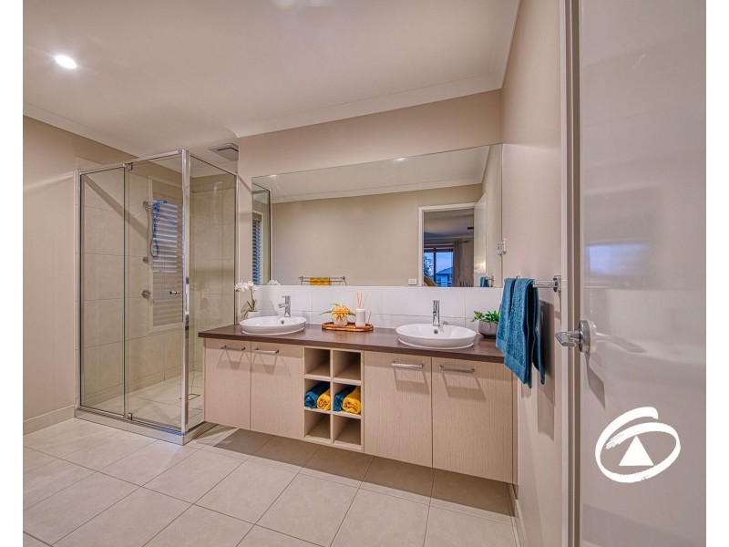 29 Renishaw Drive, Officer VIC 3809