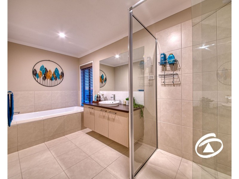 29 Renishaw Drive, Officer VIC 3809