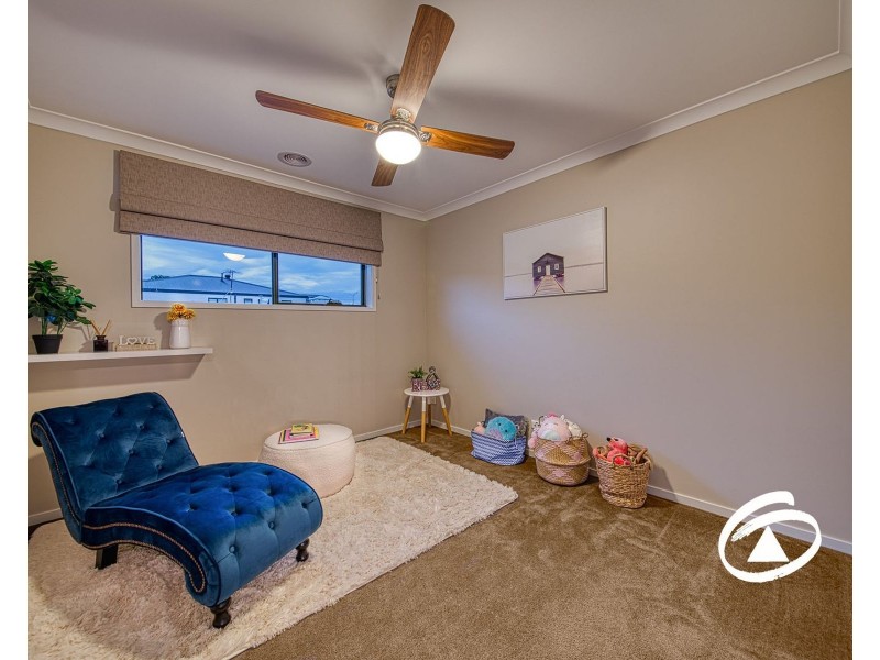 29 Renishaw Drive, Officer VIC 3809