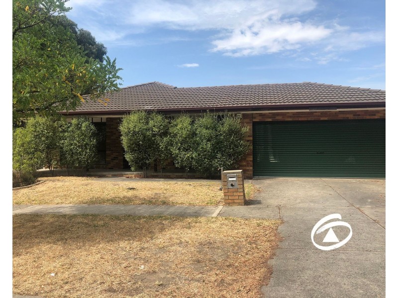 17 Stradbroke Close, Berwick VIC 3806