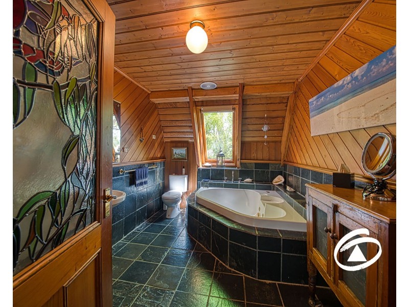 330 Bessie Creek Road, Nar Nar Goon North VIC 3812