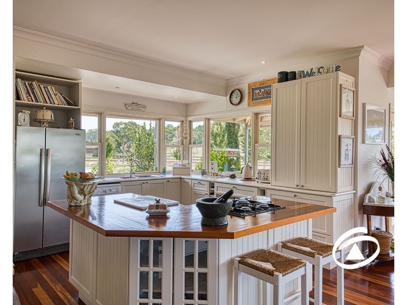 330 Bessie Creek Road, Nar Nar Goon North VIC 3812