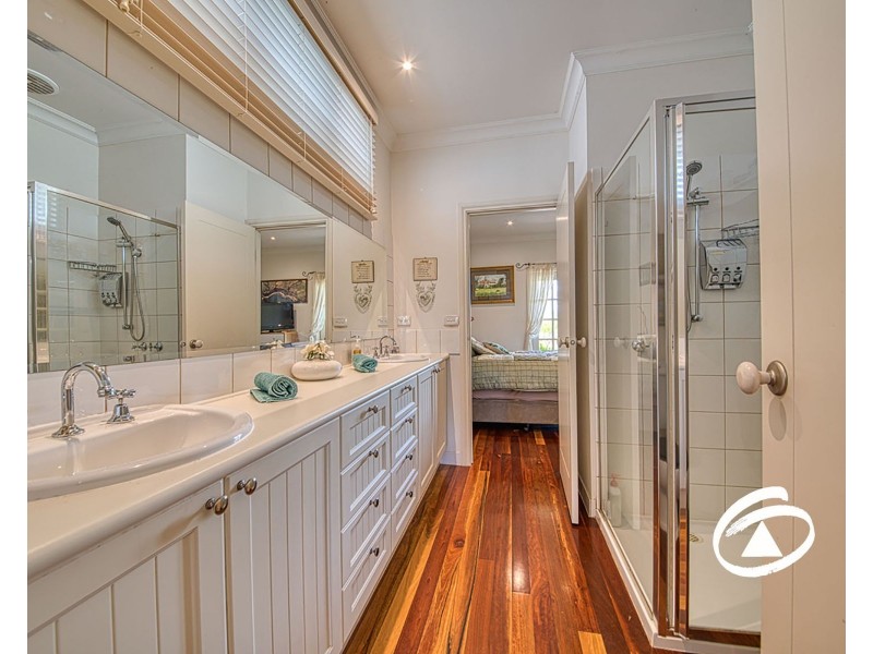 330 Bessie Creek Road, Nar Nar Goon North VIC 3812