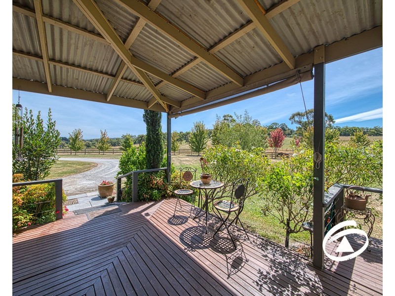 330 Bessie Creek Road, Nar Nar Goon North VIC 3812