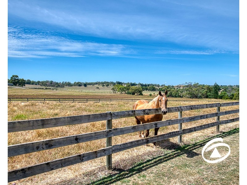 330 Bessie Creek Road, Nar Nar Goon North VIC 3812