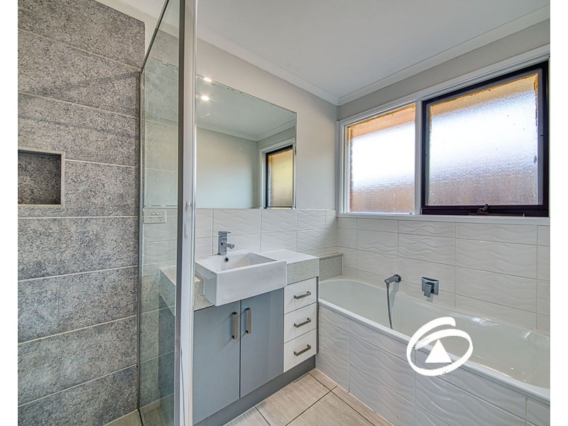 28 Bangalay Place, Berwick VIC 3806