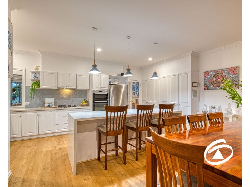 17 Newman Court, Berwick VIC 3806