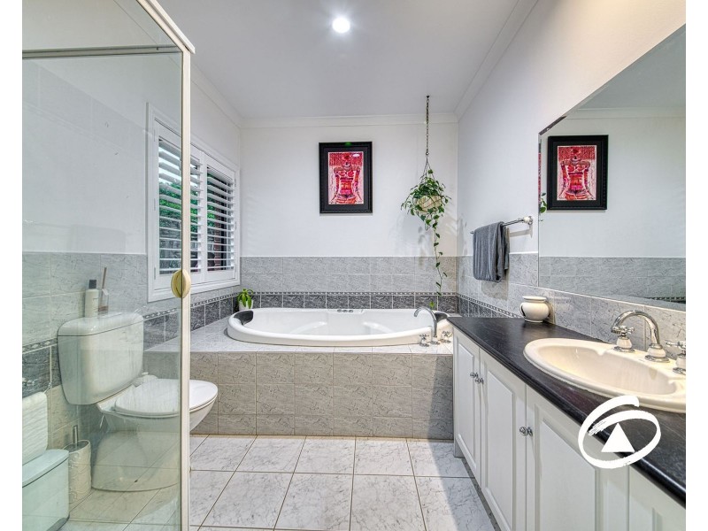 17 Newman Court, Berwick VIC 3806