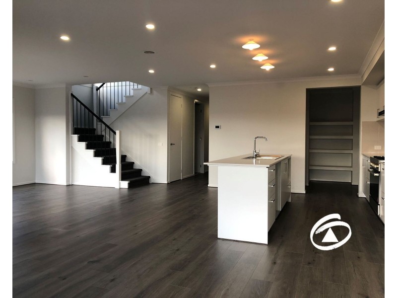 28 Speargrass Close, Clyde North VIC 3978