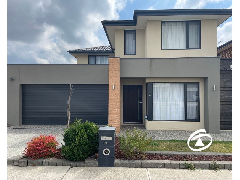 94 Newgrange Boulevard, Clyde North VIC 3978