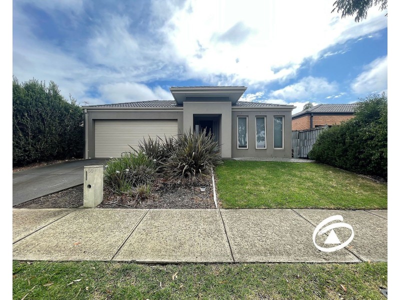 60 Chantenay Parade, Cranbourne North VIC 3977