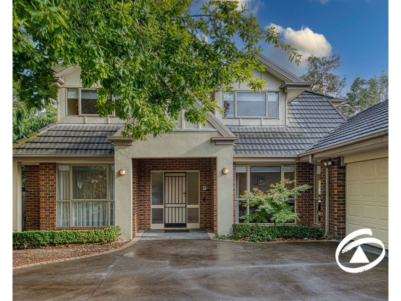 2/49 Lyall Road, Berwick VIC 3806