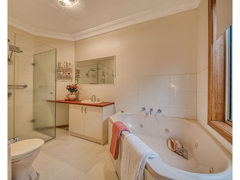 9 Sherman Court, Berwick VIC 3806