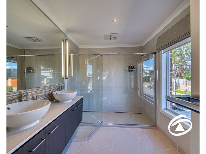 17 Levens Way, Officer VIC 3809